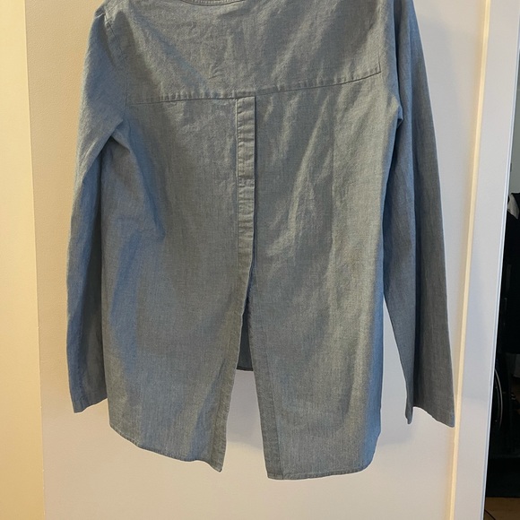 Theory Ofeliah Chambray Blouse- size small, NWT! - Picture 4 of 5